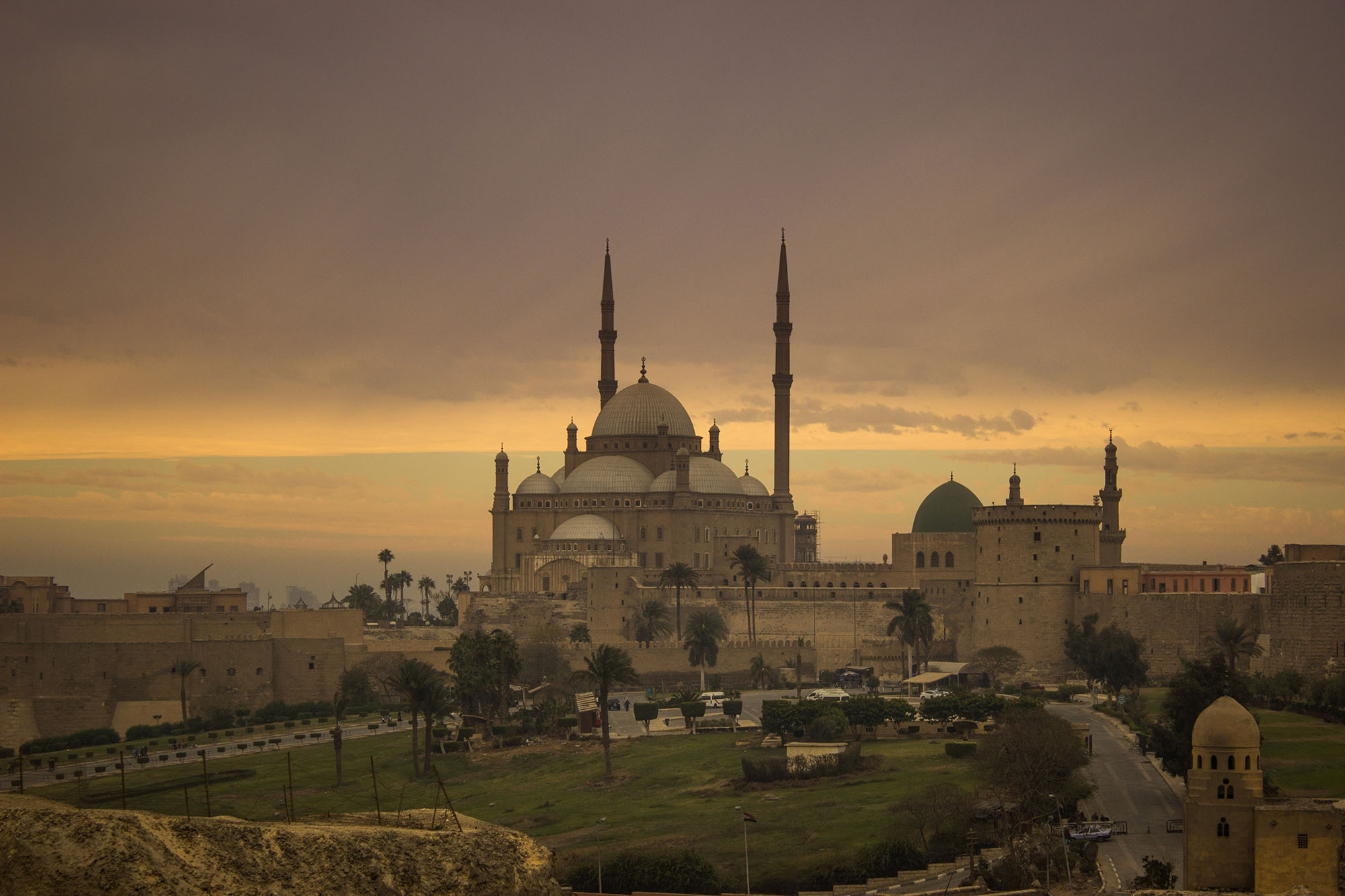 استمع للآذان بصوت الشيخ المنشاوي